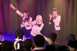 画像ギャラリー No.004のサムネイル画像 / 合同曲,新衣装,そして笑顔の掛け声。「うたの☆プリンセスさまっ♪BACK to the IDOL」2周年イベントを振り返る