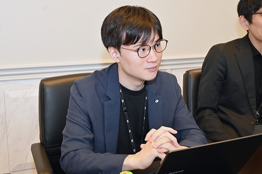 ���������꡼ No.002�Υ���ͥ������ / �Υ��󥿥ӥ塼�ϳ�ȯ�������������Ѥ�ä��֥쥹���פϡ����ȥ���饯����������ɤ餷���Ѳ��������ѡ����󤬸��1��ǯ��2ǯ���Ÿ��