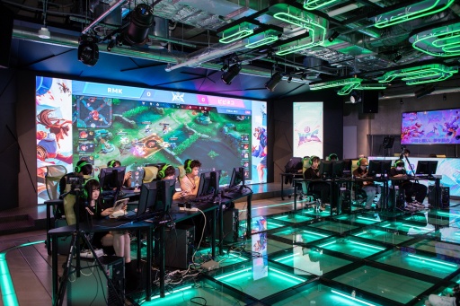 画像ギャラリー No.011のサムネイル画像 / 2億6000万人が遊んでいるMOBA「Honor of Kings」メディア体験会に参加してきた。さまざまな要素を駆使して戦う試合は,まさしくeスポーツ