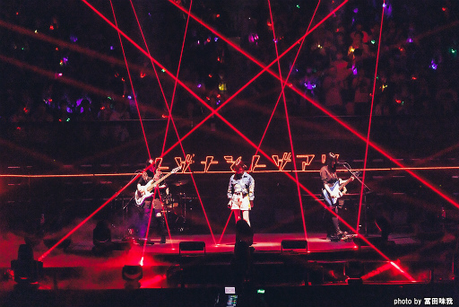 ���������꡼ No.008�Υ���ͥ������ / ���륯�餫����ƻ�ۤء����֥ȥ��ʥ��ȥ����� LIVE in ������ƻ�� �������ζ��ɡץ饤�֤����ͤ򿶤��֤�