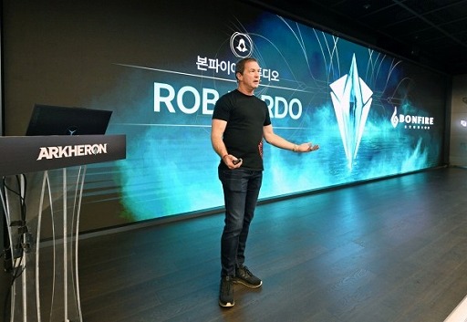 ���������꡼ No.002�Υ���ͥ������ / �Υ��󥿥ӥ塼�Ͽ���ȥåץӥ塼�Хȥ����Arkheron�פϡ�DRIMAGE�Υ���󡦥������ɽ��������������״��Ժ�