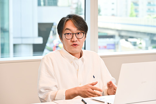 ���������꡼ No.016�Υ���ͥ������ / �Υ��󥿥ӥ塼�ϡ֥ޥӥΥ���Х���פ�������ԥ����ӥ�����롤���ο��ա����֤ɤ������줿���פǤϤʤ��ơ֤ɤ���������줿���פ�ǽ�Ū�˽Ż뤹�롤�ͥ������Ĺ����ά