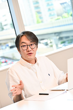 ���������꡼ No.019�Υ���ͥ������ / �Υ��󥿥ӥ塼�ϡ֥ޥӥΥ���Х���פ�������ԥ����ӥ�����롤���ο��ա����֤ɤ������줿���פǤϤʤ��ơ֤ɤ���������줿���פ�ǽ�Ū�˽Ż뤹�롤�ͥ������Ĺ����ά