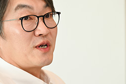 ���������꡼ No.026�Υ���ͥ������ / �Υ��󥿥ӥ塼�ϡ֥ޥӥΥ���Х���פ�������ԥ����ӥ�����롤���ο��ա����֤ɤ������줿���פǤϤʤ��ơ֤ɤ���������줿���פ�ǽ�Ū�˽Ż뤹�롤�ͥ������Ĺ����ά