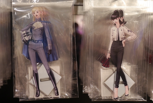 画像ギャラリー No.010のサムネイル画像 / 「神魔狩りのツクヨミ1st POPUP STORE」レポート。初のポップアップストアが渋谷でスタート。金子一馬氏のサイン会は11月16日にも開催予定