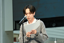 画像ギャラリー No.023のサムネイル画像 / 「DistortedCode −生者の残り香−」AGF2025ステージレポート。竹田海渡さん,赤羽根健治さん出演の新作「夕刻の町のグロブスター」も発表