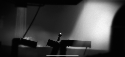 画像ギャラリー No.014のサムネイル画像 / インディーゲームの傑作「LIMBO+」。妹を探す兄は,美しく恐ろしい辺獄をひた走る(今日から始めろApple Arcade #39)