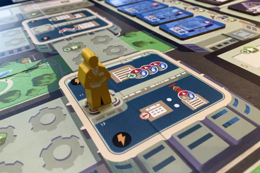 ���������꡼ No.004�Υ���ͥ������ / �Υץ쥤��ݡϽŤ��Τ˷ڤ��� ����α���ι�ԥܥɥ��֥���饯�ƥ��å������롼���פϡ��߷�Ū�ʥᥫ�˥������ܤ�椯�參�ץ���ʤ��ä�