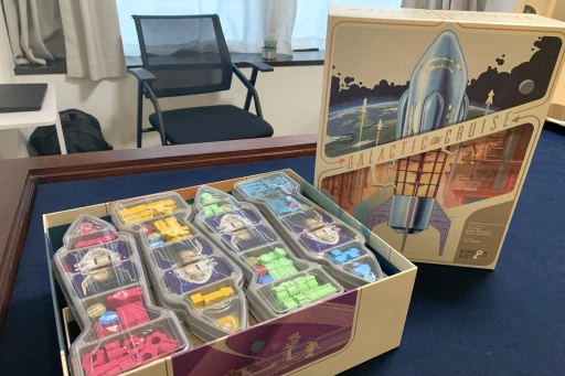 ���������꡼ No.020�Υ���ͥ������ / �Υץ쥤��ݡϽŤ��Τ˷ڤ��� ����α���ι�ԥܥɥ��֥���饯�ƥ��å������롼���פϡ��߷�Ū�ʥᥫ�˥������ܤ�椯�參�ץ���ʤ��ä�