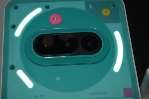 画像ギャラリー No.004のサムネイル画像 / 「Phone (3a) Community Edition」がお披露目されたポップアップイベントをレポート。90年代後半のゲーム機を思わせるデザインが魅力