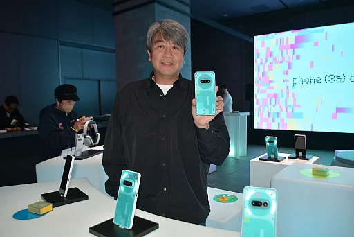 画像ギャラリー No.010のサムネイル画像 / 「Phone (3a) Community Edition」がお披露目されたポップアップイベントをレポート。90年代後半のゲーム機を思わせるデザインが魅力