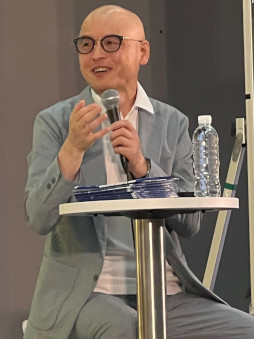 画像ギャラリー No.004のサムネイル画像 / 「ドラゴン桜」の三田紀房氏と担当編集・佐渡島庸平氏が,宇宙スタートアップを手掛ける岡島礼奈氏と登壇。漫画とスタートアップの共通点を探る