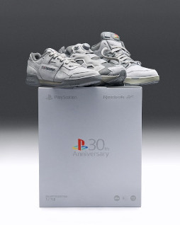 画像ギャラリー No.001のサムネイル画像 / 「PlayStation」×Reebokコラボデザインのスニーカー,10月24日から26日までBEAMSで限定販売