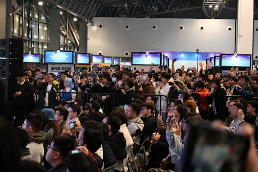 ���������꡼ No.040�Υ���ͥ������ / �������Υ���ǥ��������।�٥�ȡ�WePlay Expo 2025�פ����롣�����ܡ���Ÿ�����ZFX�פȹ�Ʊ���Ťǡ���쵬�Ϥ�1.5��Ķ�ˡ�WePlay2025��