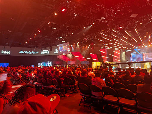 ���������꡼ No.004�Υ���ͥ������ / ��TwitchCon 2025�׳��š�10��ǯ��ޤ�����ǰ���٥�Ȥǡ֥ǥ奢��ե����ޥå��ۿ��פ�֥����ȥ���å׵�ǽ�פʤɤ򥢥ʥ���