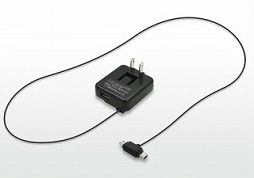 画像集#005のサムネイル/携帯ゲーム機やスマホの充電に広く対応する巻き取り式ACアダプター