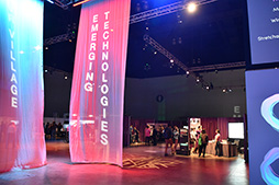 ���������꡼ No.002�Υ���ͥ������ / ��SIGGRAPH�ϴ�¸��VR HMD�ǤϤǤ��ʤ���ᴶ��ɽ�����ǽ�Ȥ���ֲ��Ѿ����б�HMD�פ�NVIDIA�֡������θ����Ƥߤ�