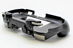 画像ギャラリー No.002のサムネイル画像 / MHWプレーヤーに朗報? 上越電子工業のPS Vita PCH-2000用グリップカバーが販売再開