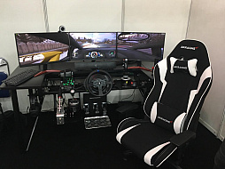 画像ギャラリー No.002のサムネイル画像 / Willow,ゲーマー向けデスク「ARCdesk」を「ゲーミングアイテム体感フェア」に出展。12月14日に渋谷ロフトで開催