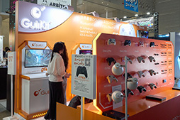 ���������꡼ No.002�Υ���ͥ������ / �ȼ����Ѥ�Bluetooth�Ǥ����ٱ��Gulikit�ο������ѥåɤ˿���Ƥ�����TGS��ȯɽ����TMR���ƥ��å���ܥ�ǥ����Ϫ��TGS2025��