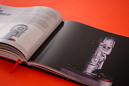 画像ギャラリー No.014のサムネイル画像 / 古今東西のコントローラ200種以上を取り上げた海外書籍が11月17日に発売。FC以前から最新のJoy-Conまで500枚以上の写真で紹介