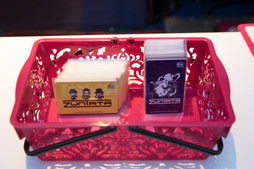 画像ギャラリー No.024のサムネイル画像 / ほぼ全筺体が電子マネー3種類に対応。ZUNTATAも応援に駆けつけた「タイトーステーション船橋店」のグランドオープン初日をレポート