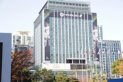 ���������꡼ No.004�Υ���ͥ������ / ��G-Star 2017�ϴڹ����Υ����ॷ�祦��G-Star 2017�פ����롣Nexon�ο���ޥۥ������OVERHIT�פ�Bluehole��MMORPG��A��IR�פξ���������ܤ�