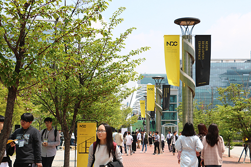 ���������꡼ No.004�Υ���ͥ������ / �ڹ���絬�ϤΥ����೫ȯ�Ը�������ե���󥹡�Nexon Developers Conference 19����������