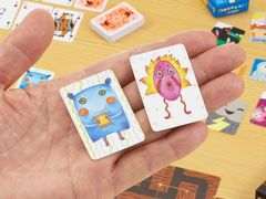 小さくても本当に遊べる。「すごろくや ミニチュアカードゲームコレクション」をカプセル自販機で5月下旬から順次発売