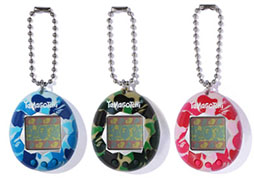 画像ギャラリー No.002のサムネイル画像 / 「たまごっち」とファッションブランド「A BATHING APE」がコラボ。予約受付を10月16日にプレミアムバンダイで開始