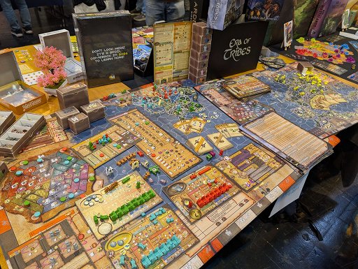 画像ギャラリー No.057のサムネイル画像 / 大幅にボリュームアップしたSPIEL'25。ドイツゲーム賞銅賞は林 尚志氏「ボムバスターズ」が受賞